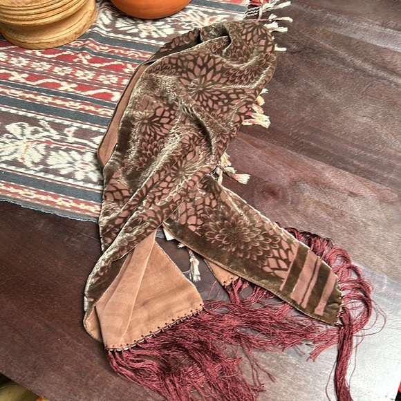 Vintage Oscar de la Renta Rayon Silk Scarf with Fringe - Picture 1 of 16